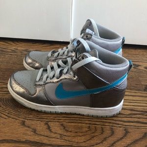 Nike sneakers size 8 like new